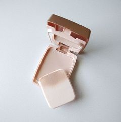 24hcosme ミネラルモイストパウダーファンデ