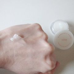 a peaceful world LOVE Solid Perfume