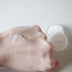a peaceful world LOVE Solid Perfume