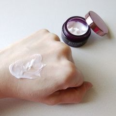 ドレスリフトナイトクリーム